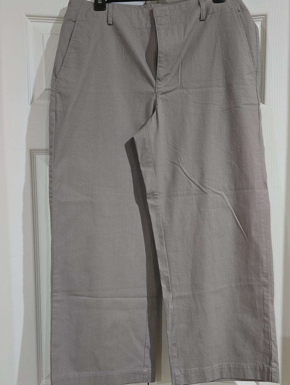 EUC-LOFT Crops in Light Taupe Gray